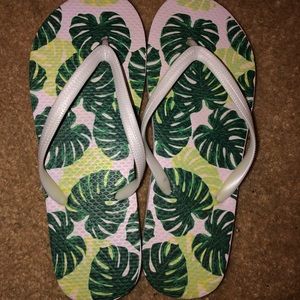 Plant flip flops